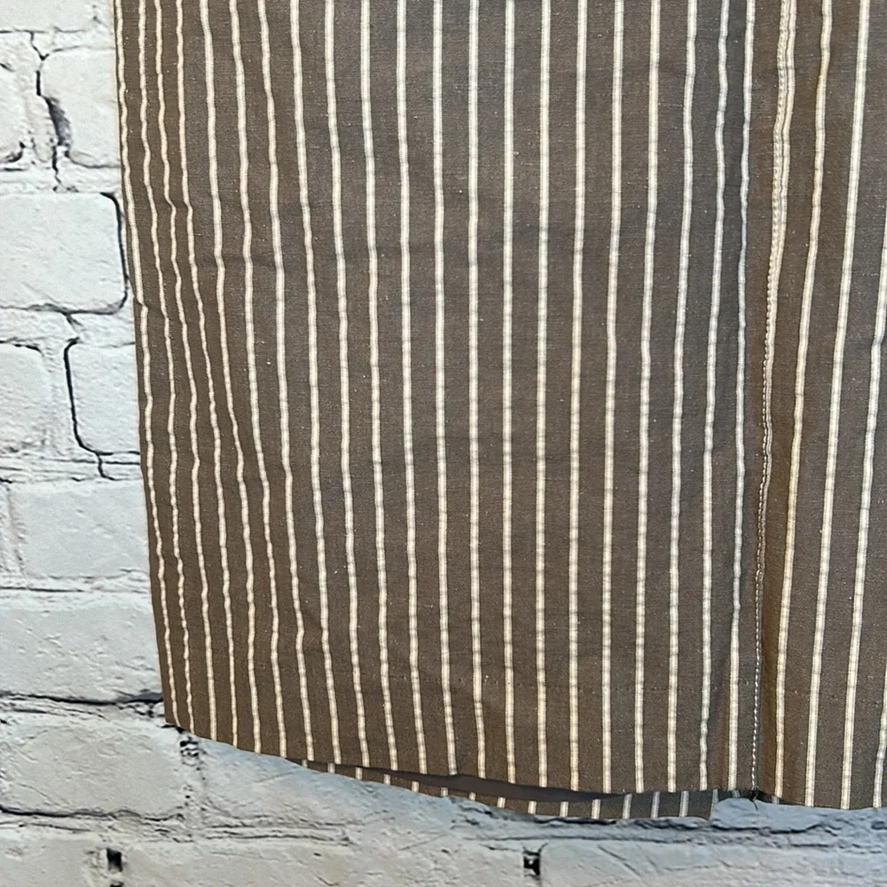 Worth Gray Cream Striped Gold Button Straight Skirt Size 6 Excellent Condition